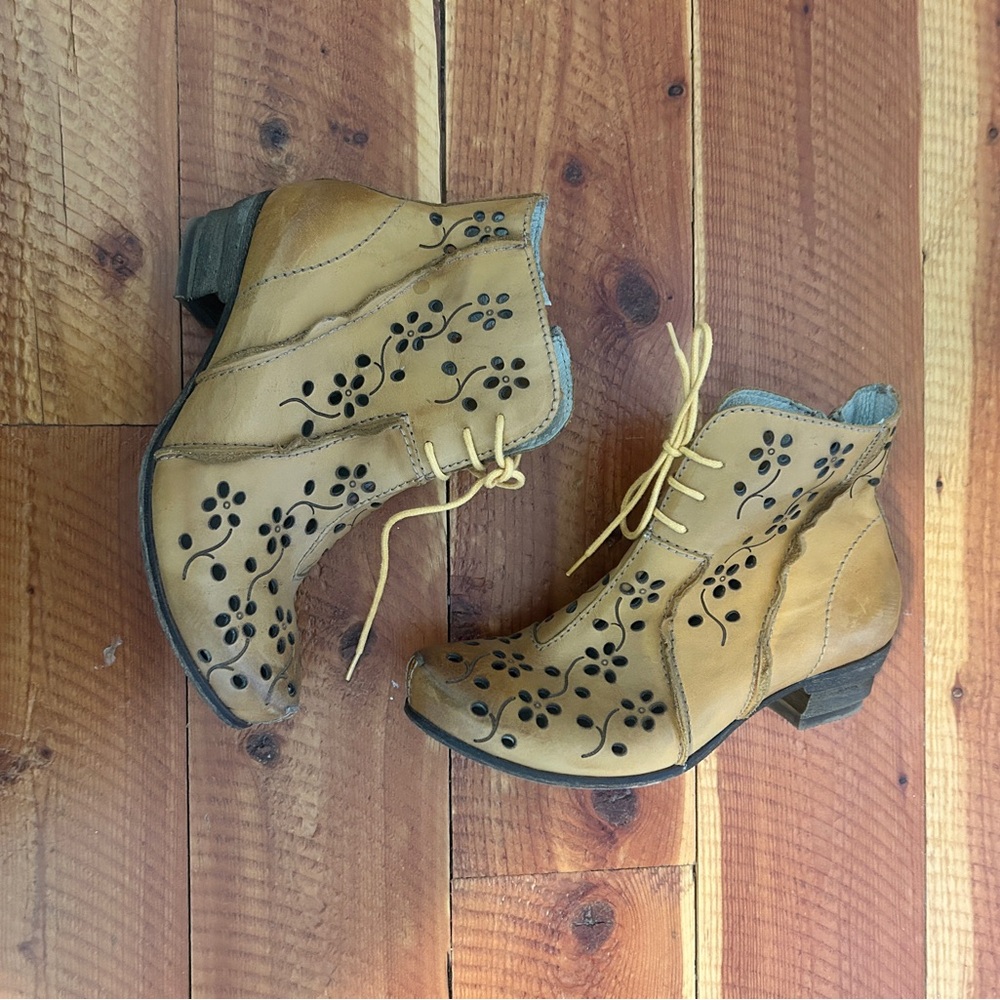 Floral Cutout Western Tan Ankle Boots